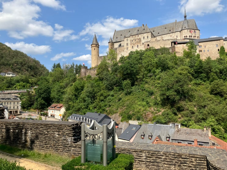 세계에서 가장 아름다운 룩셈부르크 중세 비안덴 성 Vianden Castle 매표소 세계에서 가장 아름다운 룩셈부르크 중세 비안덴 성 Vianden Castle 매표소