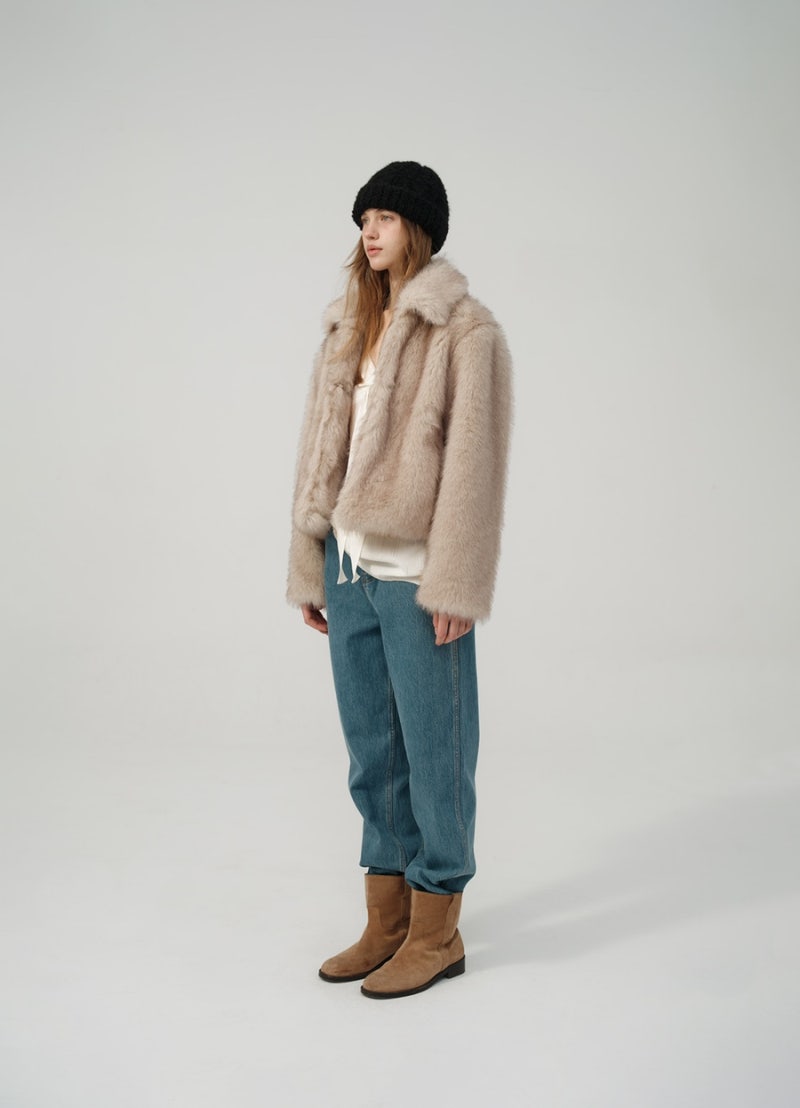 ジャケット・アウター THE BARNNET sami eco-fur jacket - beige 2025