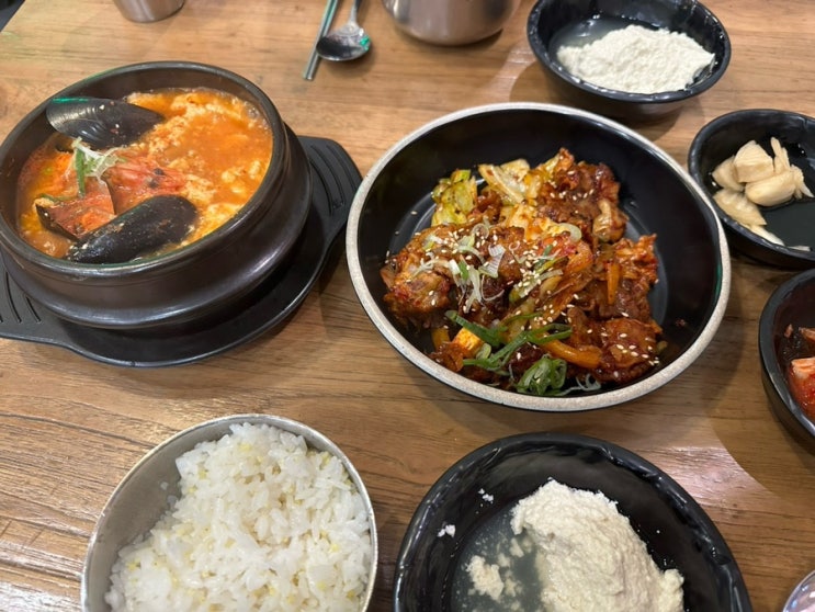  롯데몰 수지점 한식 맛집 두부공작소 후기 (+ 가격 메뉴 / 지하1층 푸드애비뉴 입점 매장 리스트 )