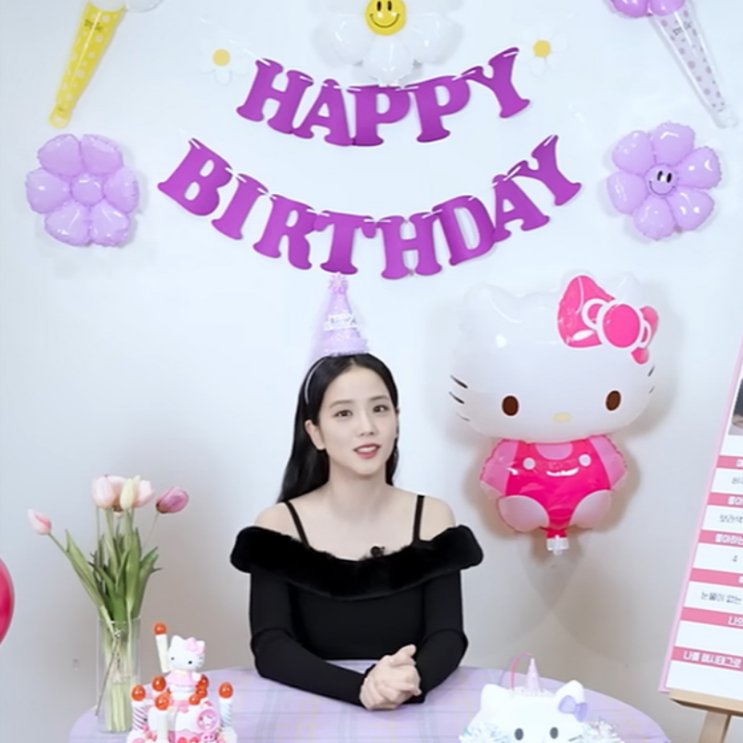  블랙핑크 지수 생일 영상 속 패션 오프숄더 니트 정보