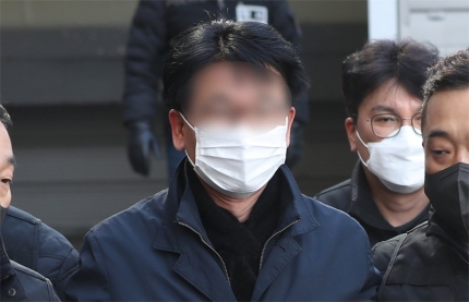 이야기] <b>이재명</b> 습격범 “李가 <b>대통령</b> 돼선 안 된다”며 <b>범행</b>... 