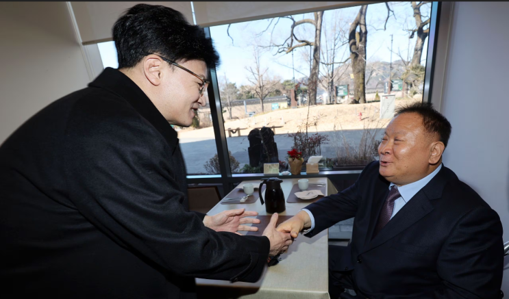 <b>한동훈</b> 이상민과 <b>오찬</b>, "함께 해달라" 국민의 힘 입당 제안... 