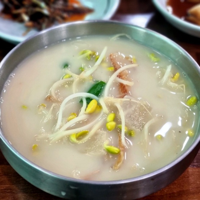  울산 울주군 해장은 무조건 진부령감자바우 명품 황태국