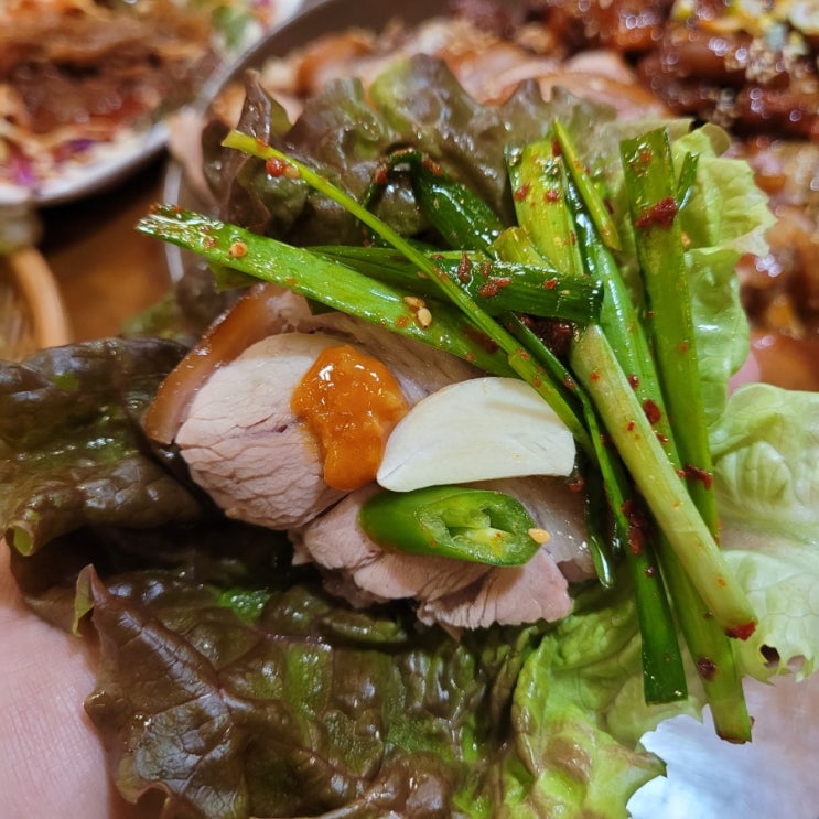  굽은다리 맛집: 가장맛있는족발 굽은다리역점 후기/ 단체 모임하기 좋아요!