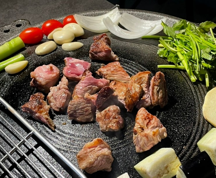 [강남 맛집] 이사공양고기자리 | 강남 구워주는 양갈비 프렌치드랙, 강남 분위기 좋은 고기집