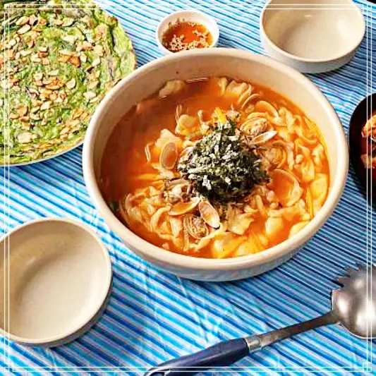  생방송투데이 1월8일: 강화도 석모도 강화손칼국수 바지락손칼국수 맛집과 얼큰칼국수 족타칼국수 리얼맛집 코너 추천