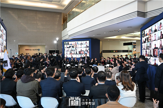 [전문, 동영상] 윤석열 <b>대통령</b>, 국민과 함께하는 <b>민생토론회</b> 첫... 