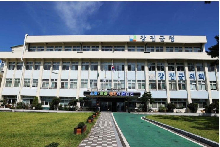불신임 <b>결의안</b> 제출, 김보미 강진군의회<b>의장</b> 어려운 시선