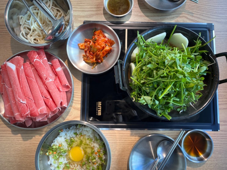  승현 Daily. 찾아가는 맛집인데 너무 친절해서 기분 좋았던 등촌샤브칼국수 신사가로수길점 후기
