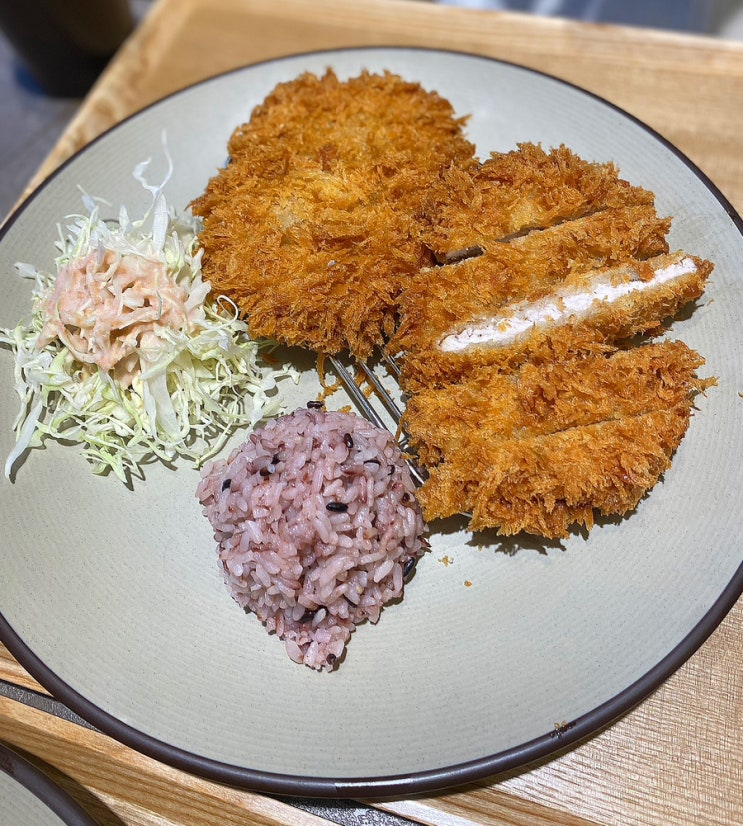  겉바속촉 맛있는 수제 돈까스 카츠야미 영등포점