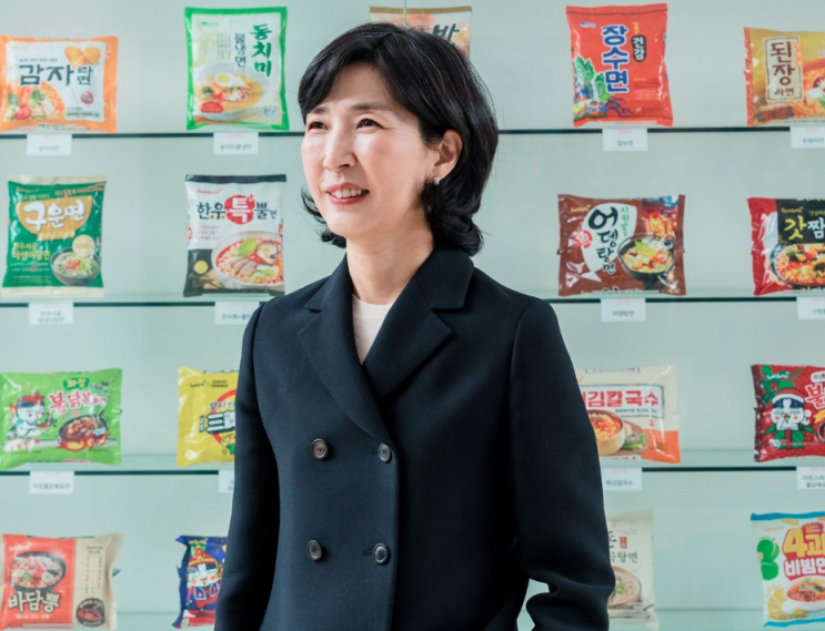  66조 라면시장 뒤흔든 불닭볶음면의 어머니