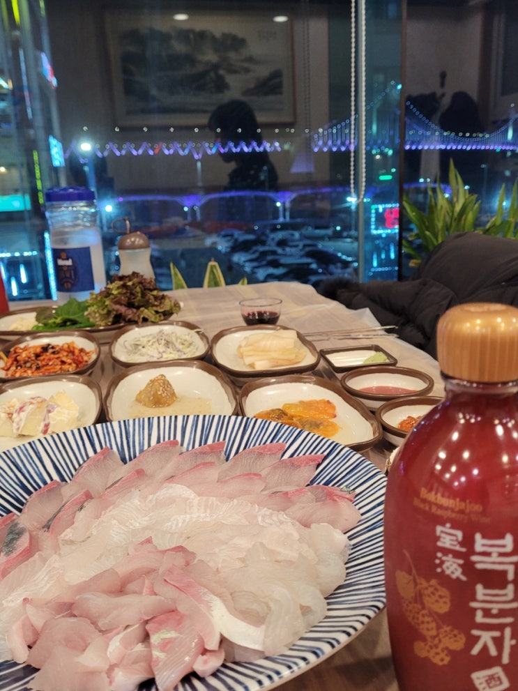  광안리 밀레니엄회센타 동방상회 싱싱한 방어회 먹고 온 내돈내산 후기 (+) 윤희횟집 광안대교뷰