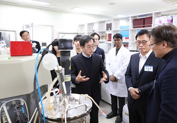 <b>김동연</b> 지사, “<b>광교</b>에 명실상부 대한민국 최고의 바이오단지... 