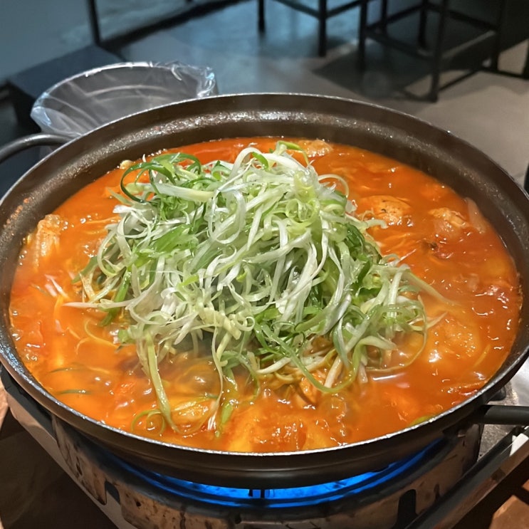  성수 맛집 뚝섬역 닭볶음탕맛집 닭발맛집으로 유명한 성수동 맛집 간판없는 집 뚝섬 맛집에서 닭도리탕 먹기