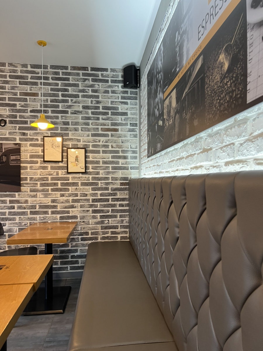 카페루앤비 괴산점 사진 6