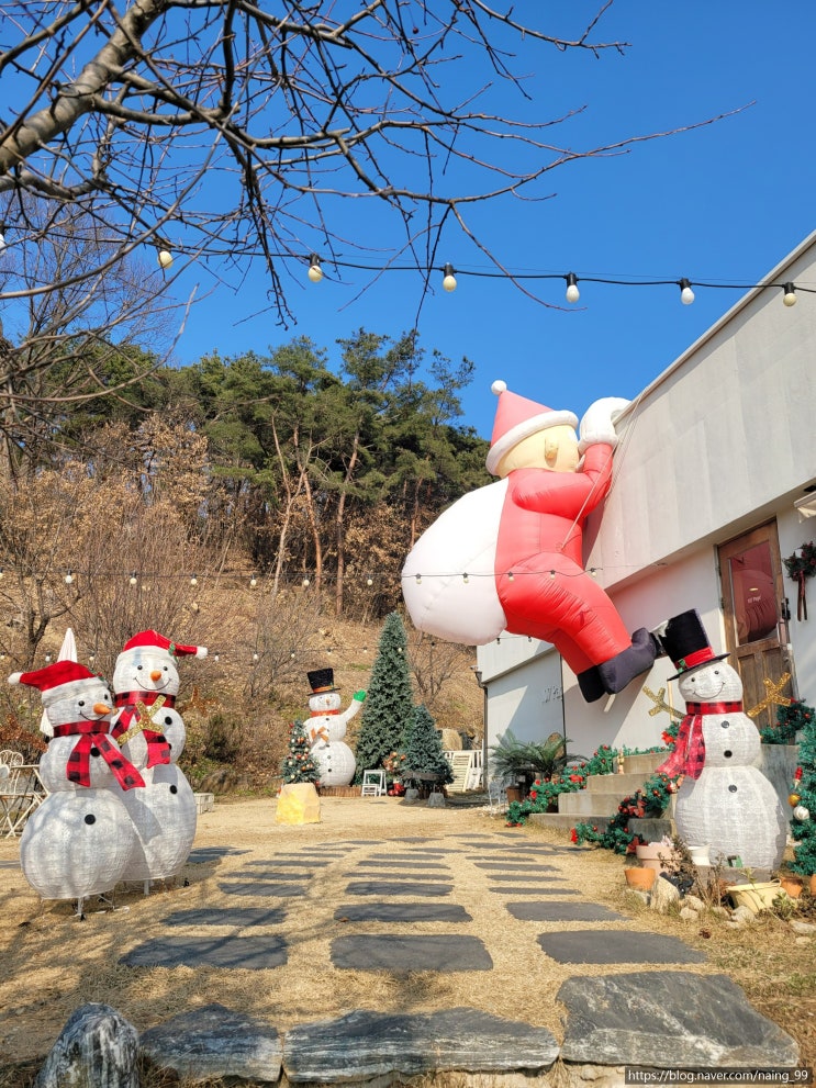  모든 곳이 포토존이었던 카페 : 107페이지