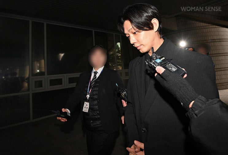 '<b>마약 혐의</b>' <b>유아인</b>, 30분의 첫 재판 비하인드
