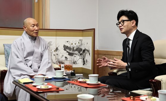 <b>한동훈</b>, 천태종 총본산 <b>구인사</b> 방문 “잼버리 당시 선의의 동료... 