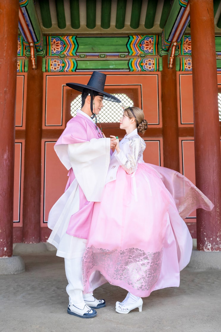  Beauty of Traditional Korean Attire : Hanboknam hanbok rental shop near Gyeongbokgung palace