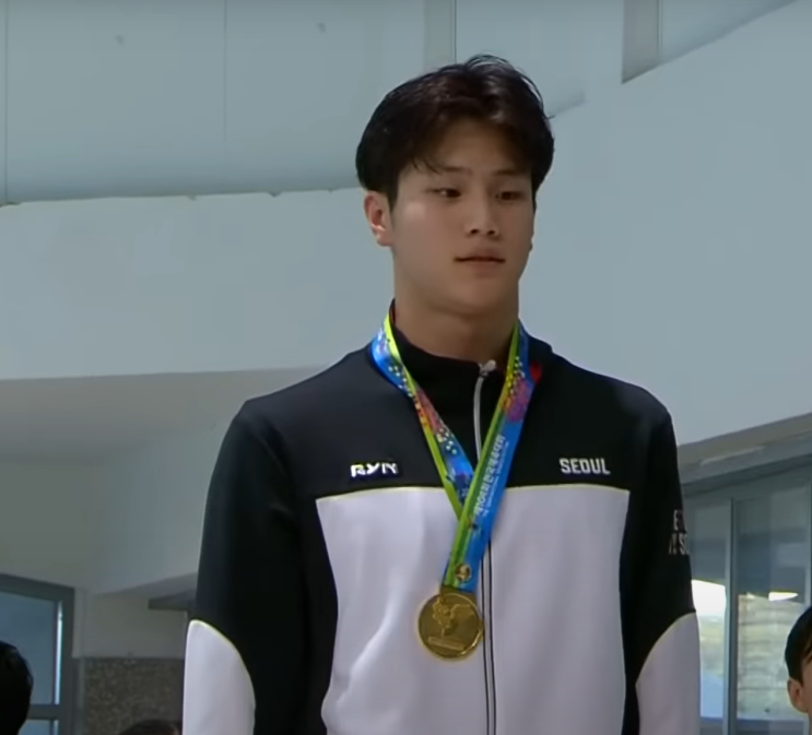 국내 경영 개인 최고 기록 TOP 10 남자 <b>자유형 100M</b> LC