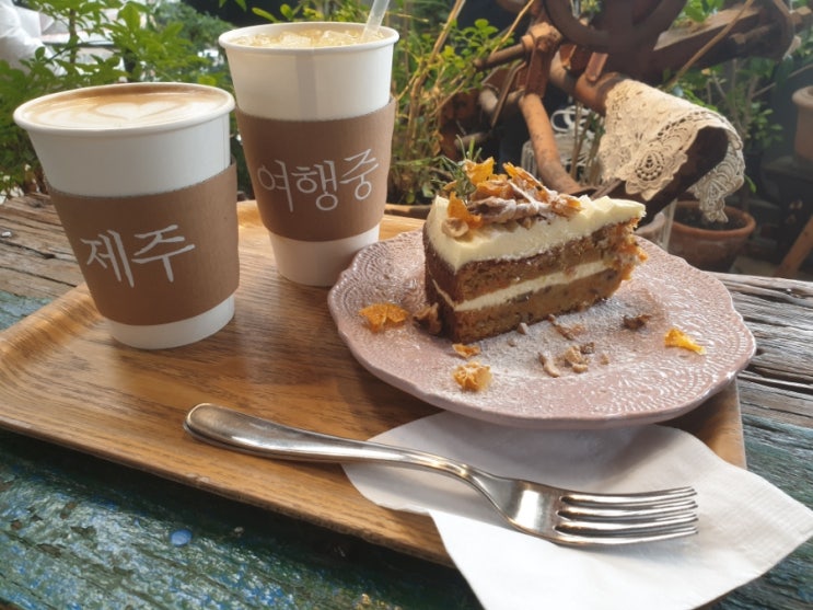 제주 세화해수욕장 카페추천 『카페한라산』 내돈내산 솔직후기 (제주당근케이크, 제주한라봉에이드) 제주 세화해수욕장 카페추천 『카페한라산』 내돈내산 솔직후기 (제주당근케이크, 제주한라봉에이드)