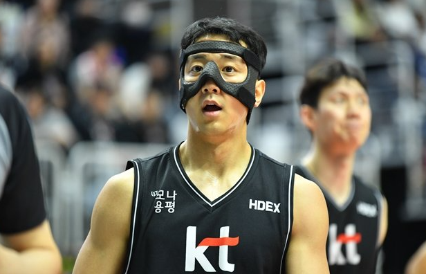 [23-24 KBL] 수원KT의 <b>허훈</b>과 서울SK의 <b>김선형</b>은 모두 최소... 