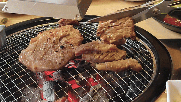  오늘 점심 돼지갈비 어때? 팀홀튼 신논현역점 도보 2분! 소왕갈비맛집 명인갈비 논현점