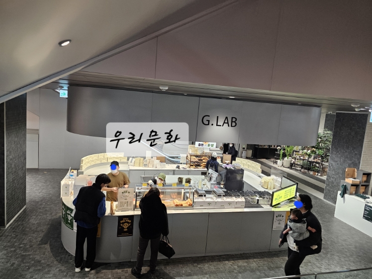 갤러리아백화점 지하 팝업스토어 (충전풀빵,찹쌀누룽지통닭,도어온 에그타르트,타코야끼,안흥찐빵 감자만두 ) 갤러리아백화점 지하 팝업스토어 (충전풀빵,찹쌀누룽지통닭,도어온 에그타르트,타코야끼,안흥찐빵 감자만두 )