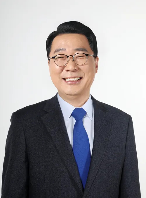 <b>윤영찬</b> 탈당회견 20분 전, <b>민주당</b> 잔류 결정 왜?