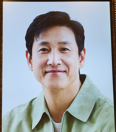 <b>봉준호</b>·윤종신 등 문화예술인, 故 <b>이선균</b> 사망 <b>진상규명</b> 촉구
