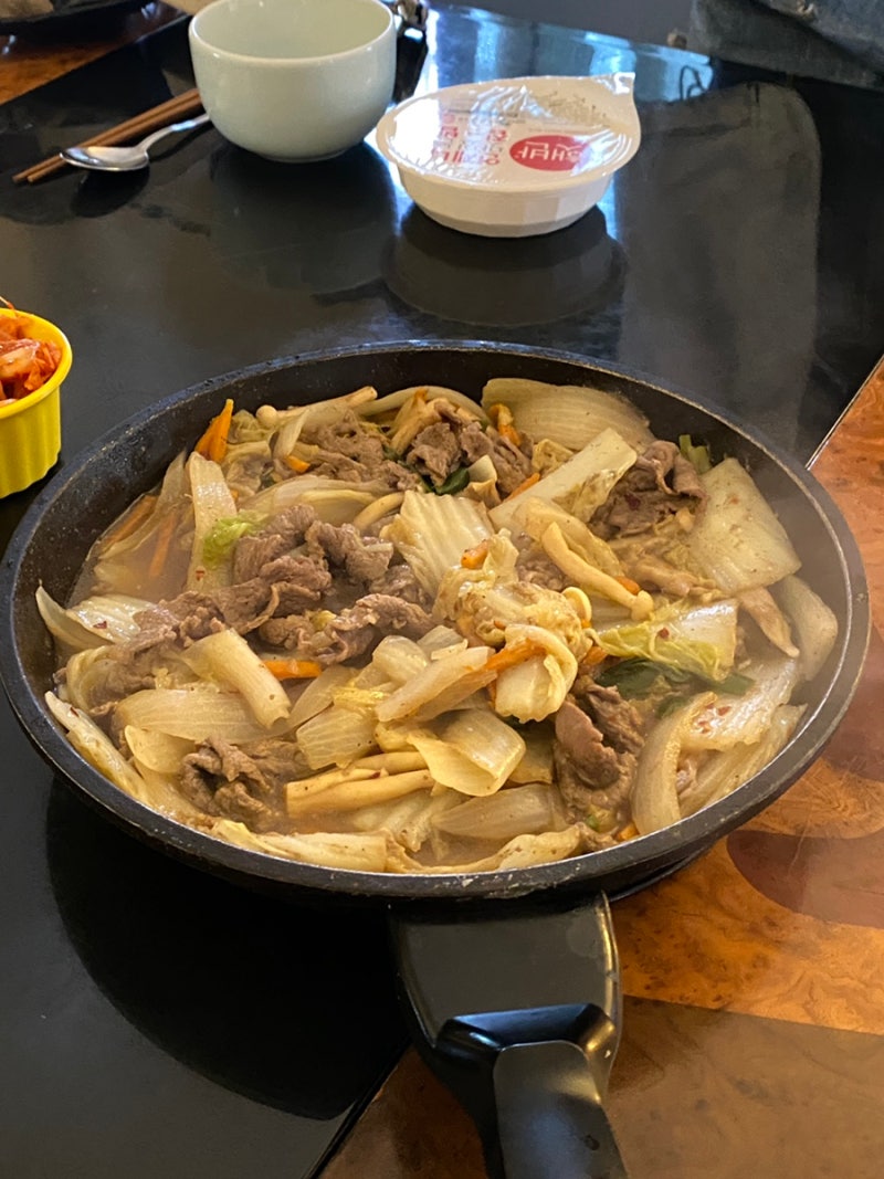 PJ부부가 다녀온 [카우아이 당일치기!!] 🏜️ 꼭 가봐야 할 인기 스팟들만 쏙쏙 다녀오기! 주요 스팟만 정리함 📍포이푸  비치[Tree Tunnel]: 🐢+🦭+🤿 📍와이메아 캐니언[Waimea Canyon]: 🏞️+🚁+🏜️ 📍부바버거[Bubba  Burgers Kapaa]:🍔+🧅링 📍푸카 핫도그[Puka Dog ..., image size:800x1067