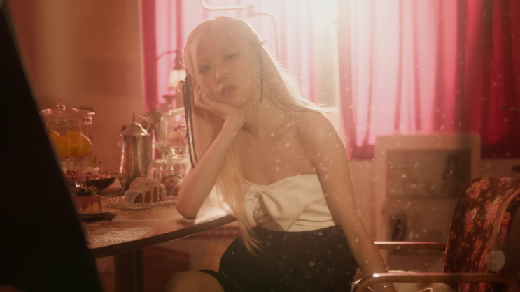 블랙<b>핑크</b> 로제, 올스타 <b>프로듀서</b> 라인업으로 솔로 컴백?