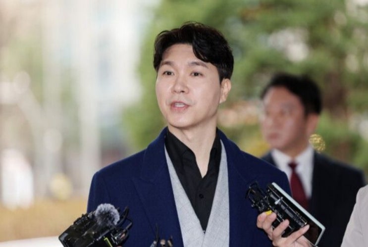 <연예가핫이슈> 박수홍 돈 횡령 혐의 친형 징역 7년, 형수 3년 구형 <연예가핫이슈> 박수홍 돈 횡령 혐의 친형 징역 7년, 형수 3년 구형