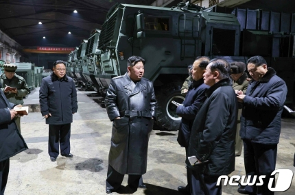 "<b>대한민국</b>은 <b>주적</b>, 전쟁 피할 생각 없어"..<b>김정은</b>