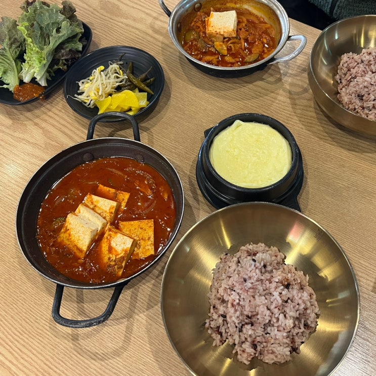  홍대 한식 맛집 : 밥장인 돼지찌개  짜글이맛집 + 메뉴추천