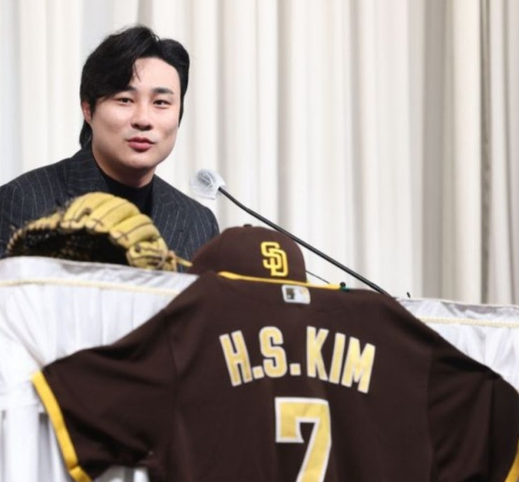 <실시간 핫이슈> 보인다 추신수 계약 현지 매체 "김하성, 1억 5000만 달러에 잡으면 성공" <실시간 핫이슈> 보인다 추신수 계약 현지 매체 "김하성, 1억 5000만 달러에 잡으면 성공"