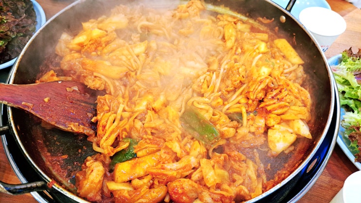 오류동 닭갈비 춘천골 맛있졍 막국수도 먹었징 오류동 닭갈비 춘천골 맛있졍 막국수도 먹었징