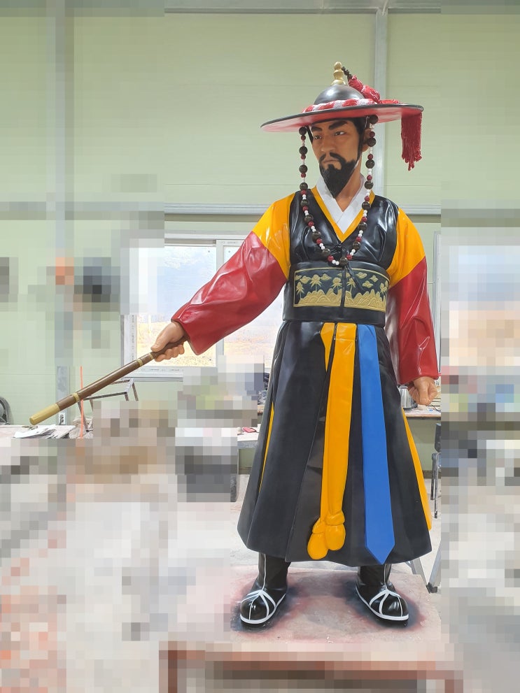  진입부 신관사또 및 이방 상징 FRP 조형물 제작 및 설치