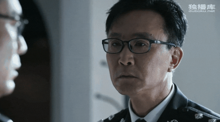  <중드 파빙행동-23화 천광룽은 린야오둥의 부하들에게 쇠.몽.둥.이.에. 맞.아.죽.는.다. 陈光荣被林耀东的手下抓住乱棍打死了 >