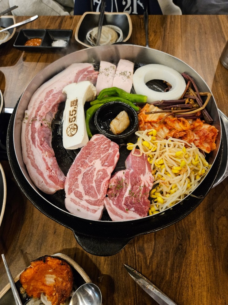 제주도 여행 숙성 돼지고기 맛집 55돈 (흑돼지 김치찌게)