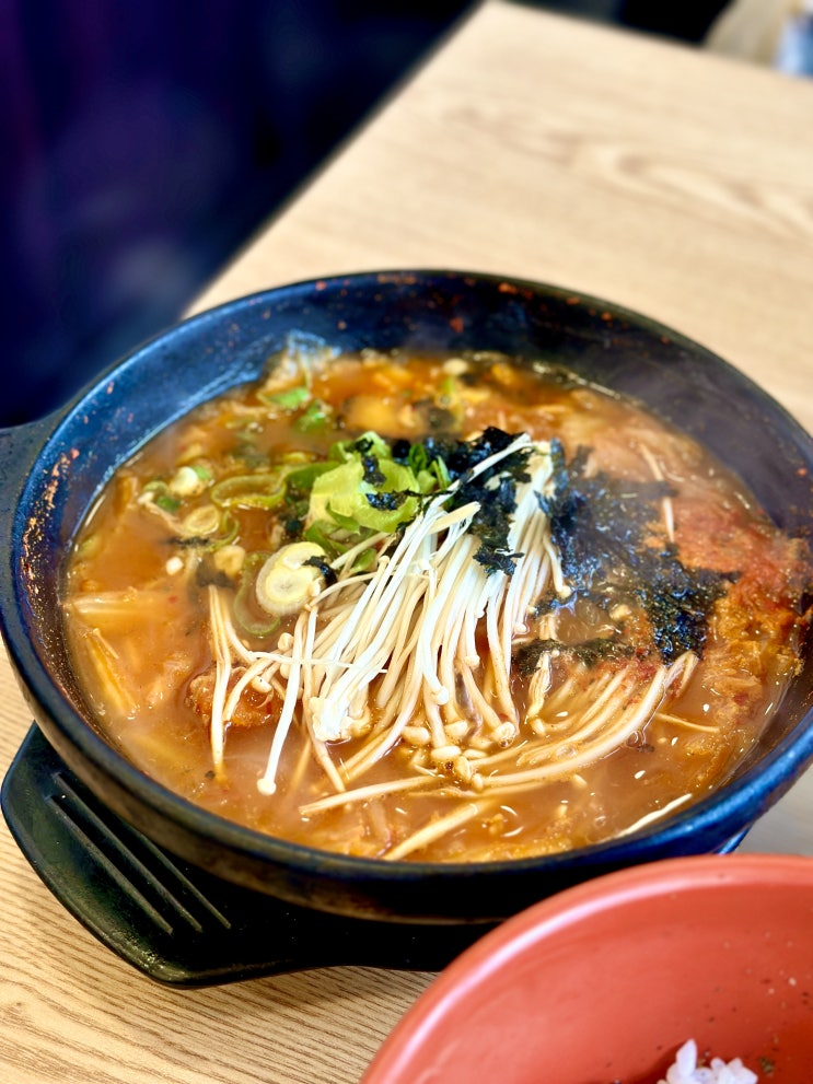  [서대문 맛집 - 곰소바] 매콤 칼칼 돈가스 김치나베 강추!!