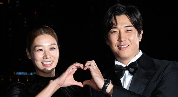 <b>강경준</b> 불륜 사건, <b>여성</b>의 잠적과 사회적 파장