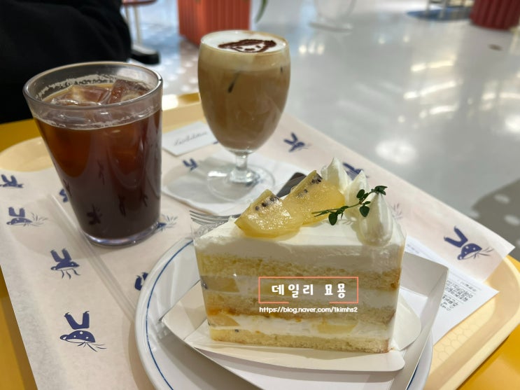  대구 동성로, 반월당 더현대 백화점 카페 추천 : 카페 워킹컵 더포럼by하이메아욘