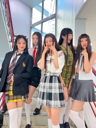  2024년 주목할 만한 패션 스타일, 피오, 뉴진스 패션, 20대 30대 패션 프레피룩(Preppy Look)