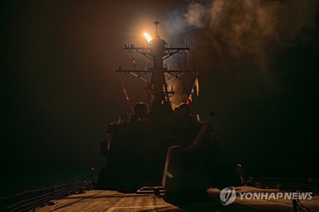 미국, 하루만에 예멘 후티 반군 추가 공격…레이더 시설 겨냥 미국, 하루만에 예멘 후티 반군 추가 공격…레이더 시설 겨냥