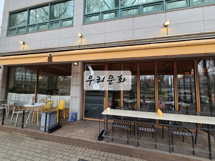 양재천카페거리 이찬오세프의 프렌치 마누테라스 양재천카페거리 이찬오세프의 프렌치 마누테라스