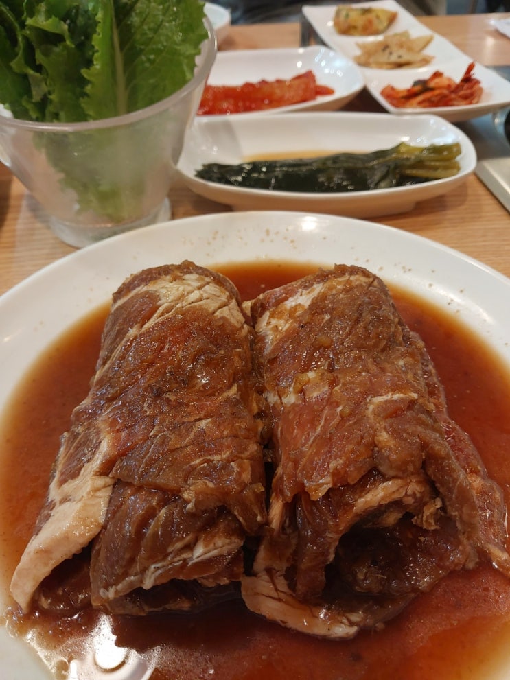  20240111 월평동 맛집 '콩순이싸돈 24시' / 밑반찬과 서비스가 푸짐한 월평역 갈비 후기 / 찐 맛집