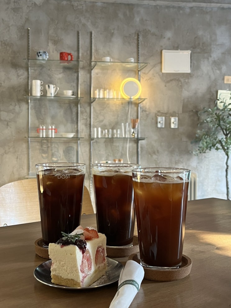  의정부 카페 두스트/ 맛있는 디저트에 감성 돋는 분위기까지 강추