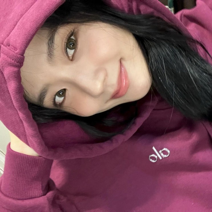  블랙핑크 지수, 후드티만 입어도 빛나는 외모...러블리 일상 공개 "여유로운 일상"