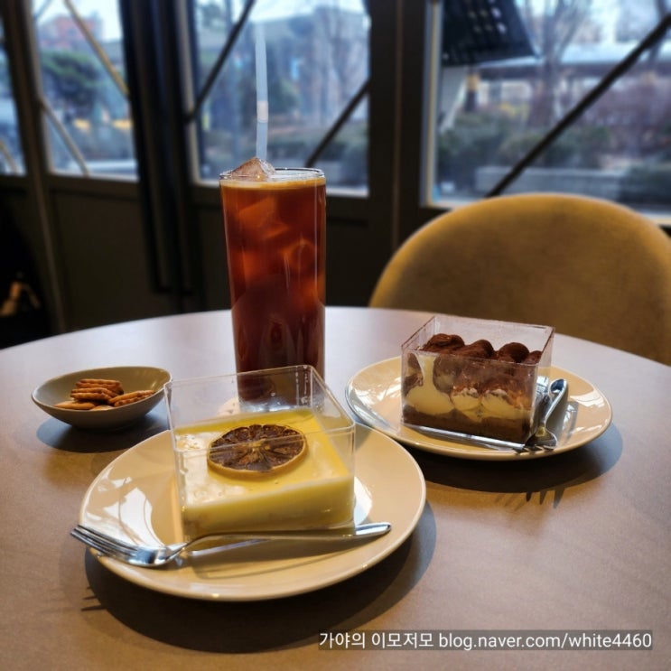  플롯 P.lot 신당역 카페 추천, 분위기 좋은 카페 추천